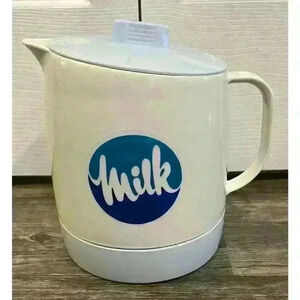 Vintage Quikut Dairy Farmers of Ontario Plastic Milk Jug Pitcher With Lid